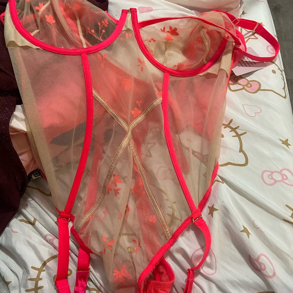 I do not ship savage x fenty lingerie red
